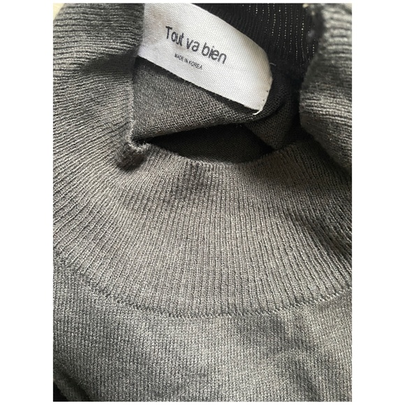 TOUT VA BIEN Mock Turtle Neck - Picture 2 of 3